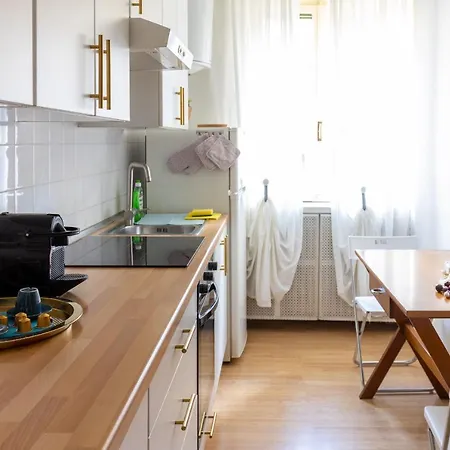 Apartment Piccola Parigi Design