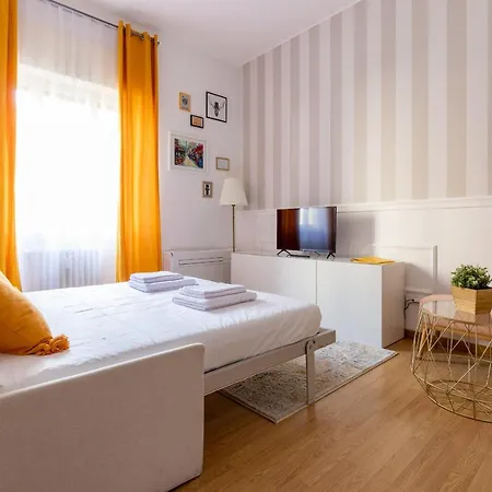 Apartment Piccola Parigi Design