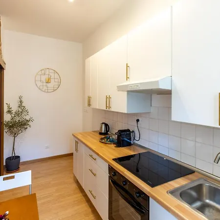 Apartment Piccola Parigi Design