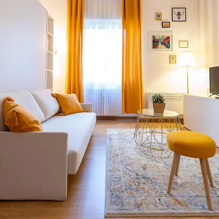 Apartment Piccola Parigi Design